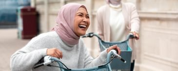 Tips untuk Muslimah Aktif: Cara Sederhana Merawat Diri di Tengah Kesibukan