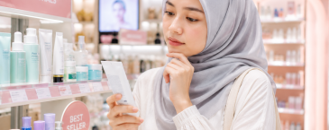 Banyak Orang Fokus Cari Skincare Baru, Padahal Masalahnya Bisa Jadi Bukan di Produknya