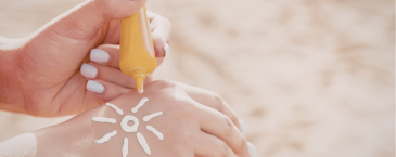Area yang Sering Terlewat Saat Pakai Sunscreen, Padahal Sama Sering Terpapar